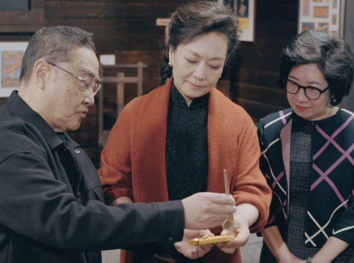 Peng Liyuan visite le Musée de Macao